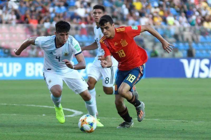  斯特拉斯堡控球压制全场，耐心传导撕破密集防守  